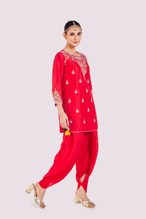 Buy beautiful red resham work silk kurta set online in USA. Shop the best and latest designs in embroidered sarees, designer sarees, Anarkali suit, lehengas, sharara suits for weddings and special occasions from Pure Elegance Indian fashion store in USA.-side