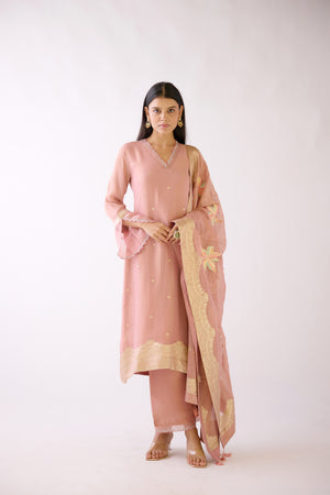 Buy dusty pink embroidered Banarasi weave kurta set online in USA with dupatta. Shop the best and latest designs in embroidered sarees, designer sarees, Anarkali suit, lehengas, sharara suits for weddings and special occasions from Pure Elegance Indian fashion store in USA.-front