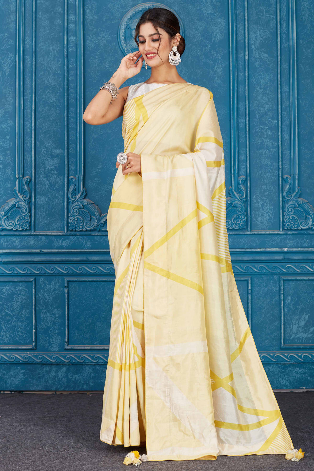 Buy stunning yellow abstract print mulberry silk sari online in USA. Look your best on festive occasions in latest designer sarees, pure silk saris, Kanchipuram silk sarees, handwoven sarees, tussar silk sarees, embroidered saris from Pure Elegance Indian clothing store in USA.-full view