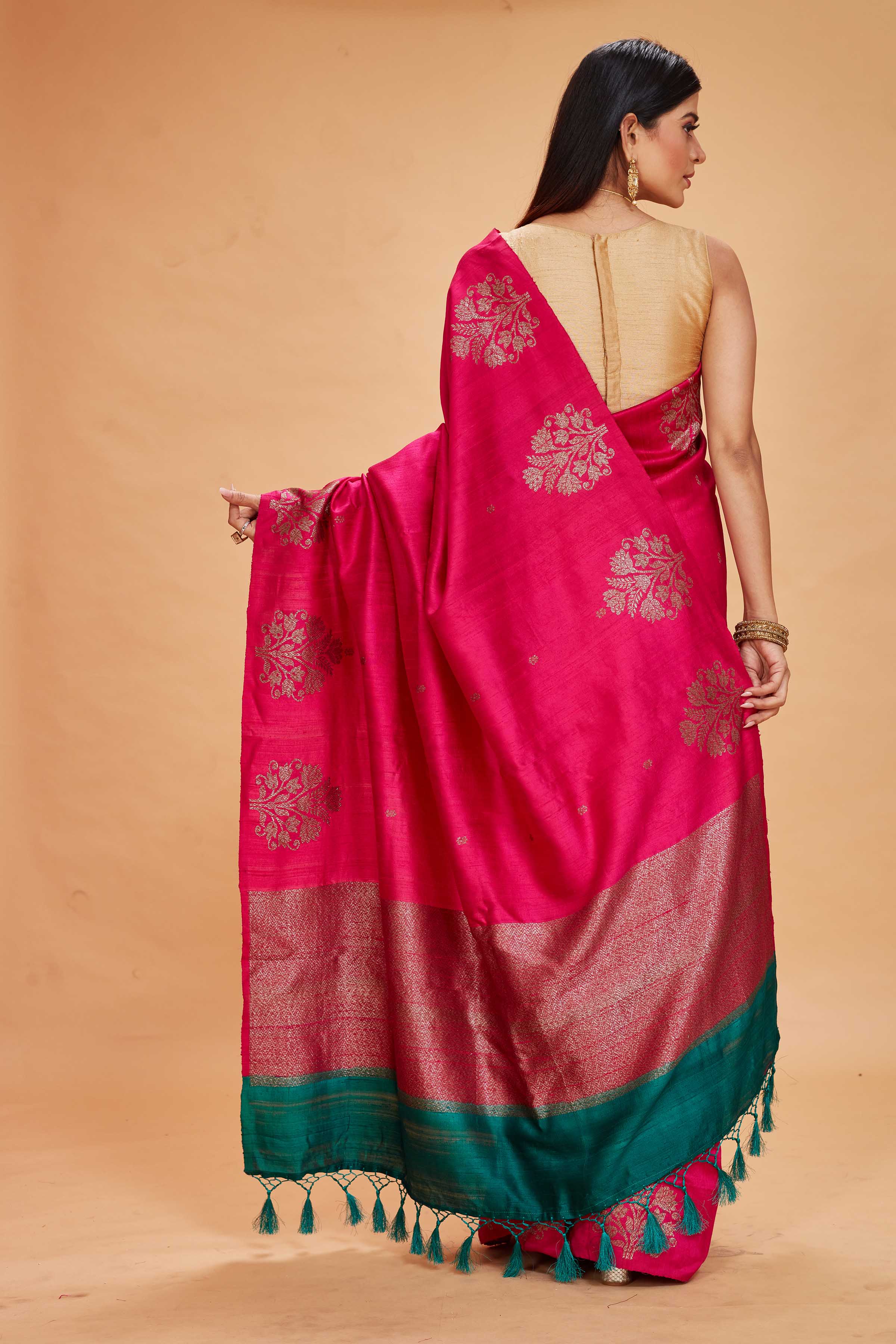  Buy pink tussar Banarasi sari online in USA with floral zari buta. Look your best on festive occasions in latest designer saris, pure silk sarees, Kanjivaram silk sarees, handwoven saris, tussar silk sarees, embroidered saris from Pure Elegance Indian clothing store in USA.-back