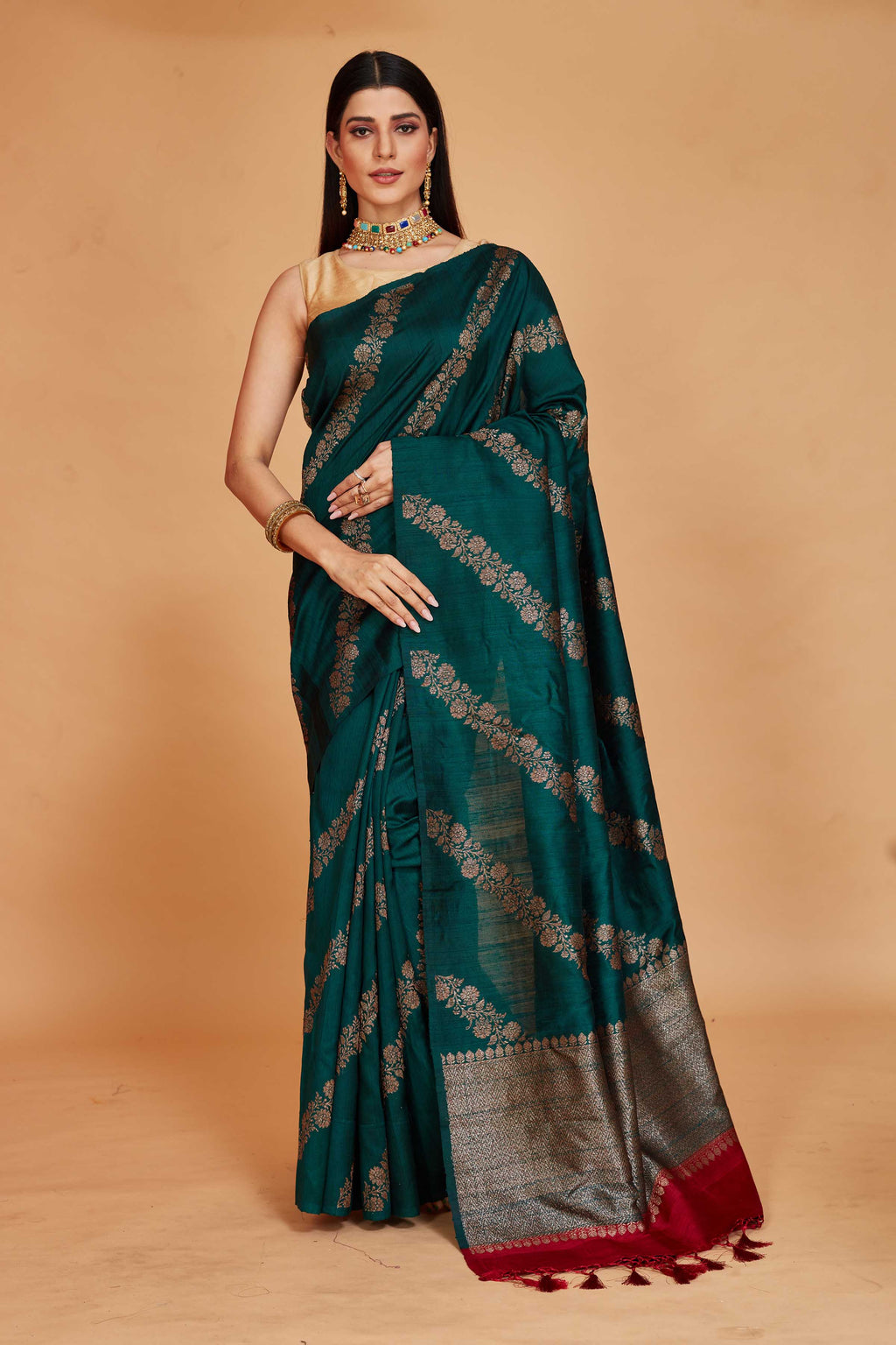 Buy dark green tussar Banarasi sari online in USA with antique zari red pallu. Look your best on festive occasions in latest designer saris, pure silk sarees, Kanjivaram silk sarees, handwoven saris, tussar silk sarees, embroidered saris from Pure Elegance Indian clothing store in USA.-full view