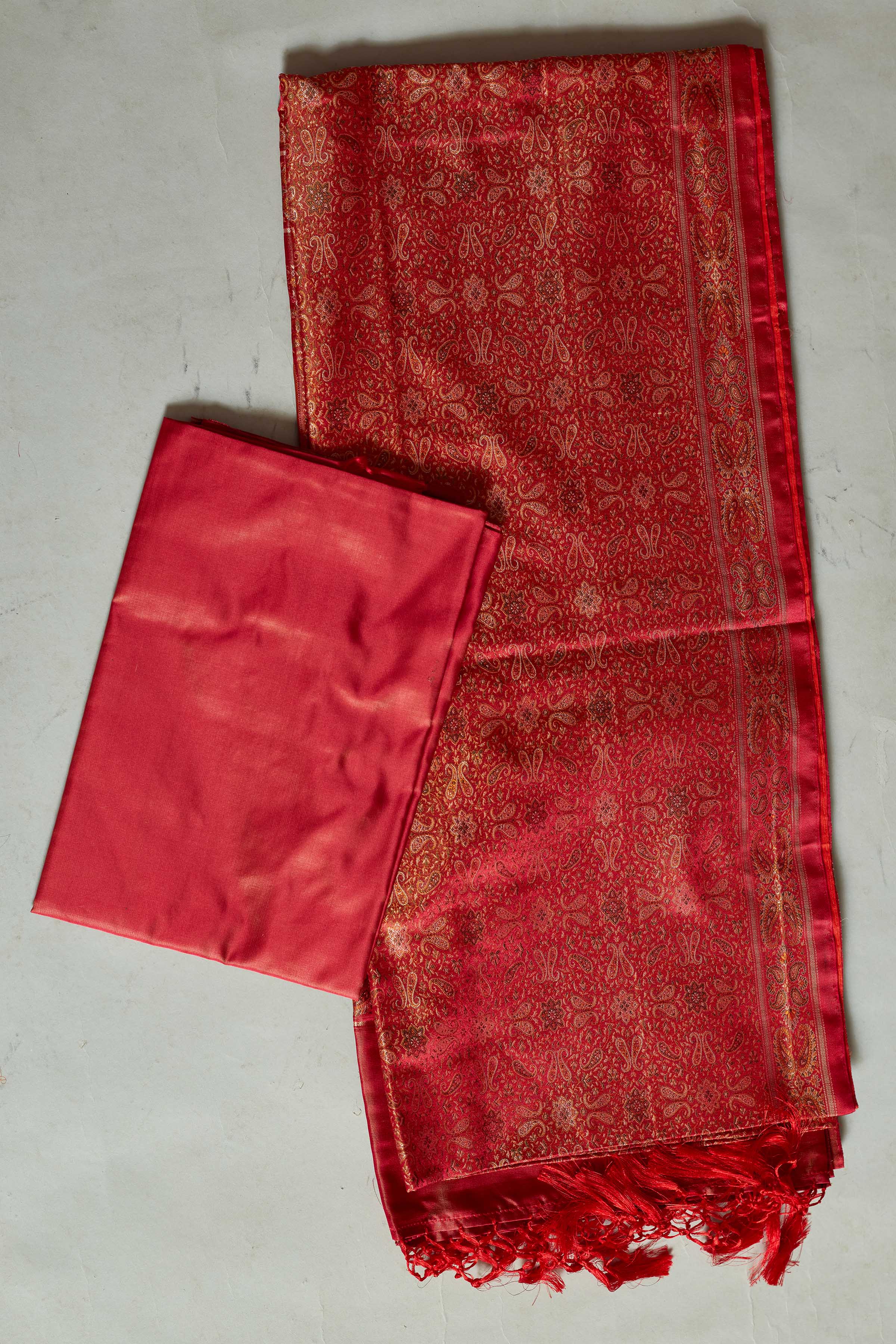 Shop red Tanchoi Banarasi saree online in USA with self zari buti and border. Look your best on festive occasions in latest designer saris, pure silk sarees, Kanjivaram silk sarees, handwoven saris, tussar silk sarees, embroidered sarees from Pure Elegance Indian clothing store in USA.-blouse