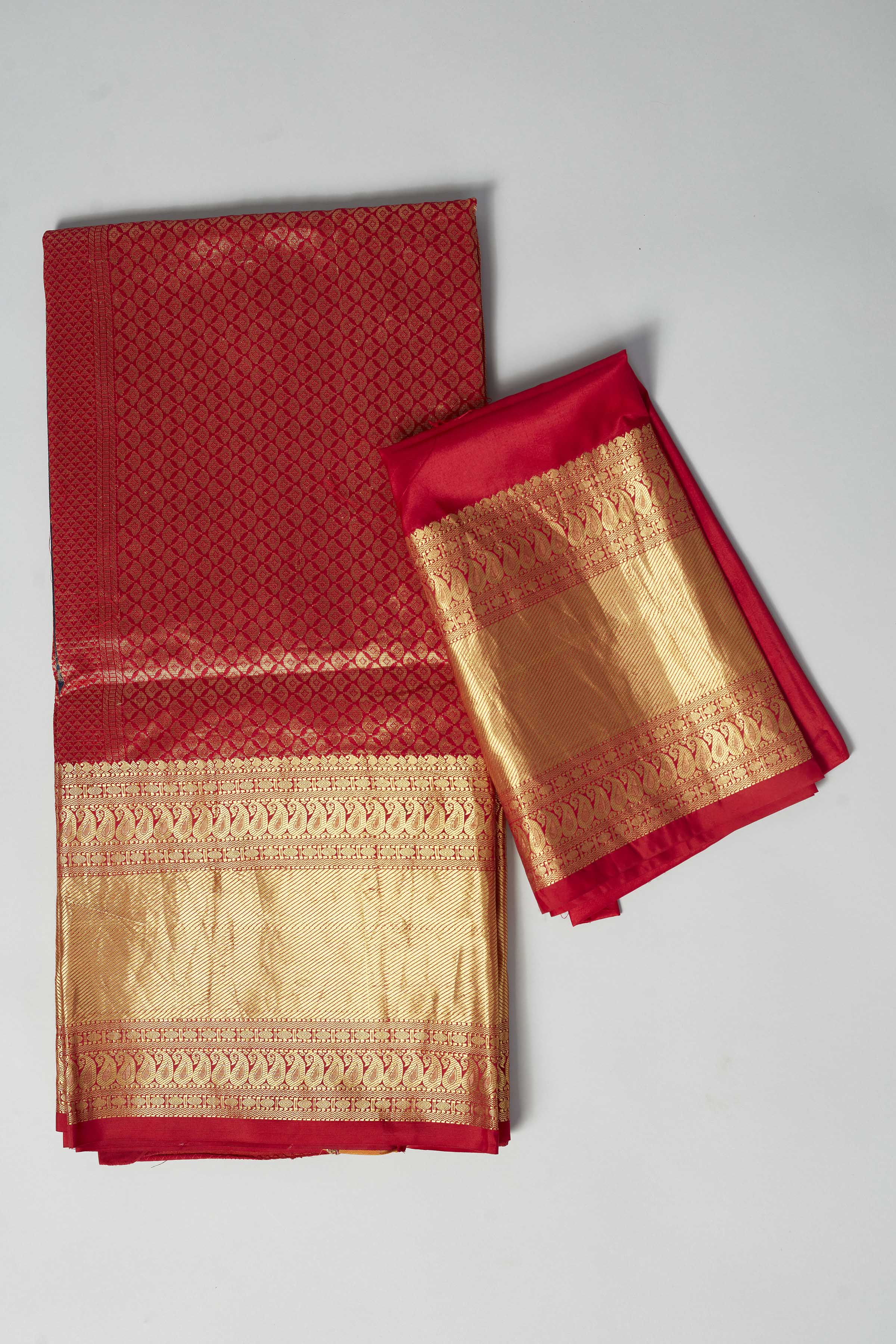 Buy dark green silk Bandhej saree online in USA with red zari border. Look your best on festive occasions in latest designer saris, pure silk saris, Kanjivaram silk sarees, handwoven saris, tussar silk sarees, embroidered sarees from Pure Elegance Indian clothing store in USA.-blouse