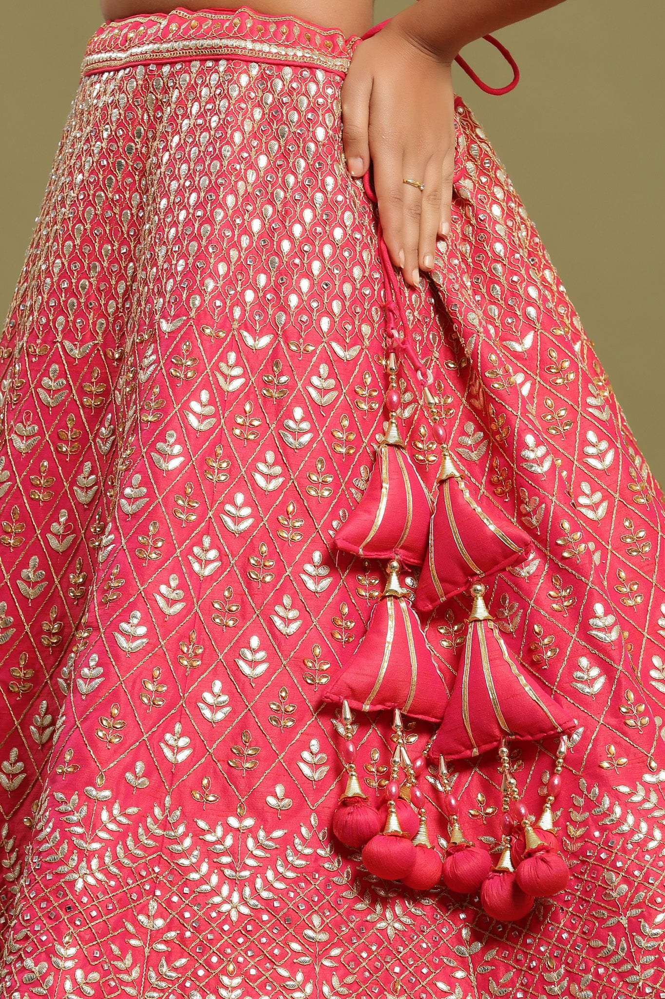 Amazon.com: Designer Lehenga Choli For Amazing Gamthi With Gotta Work  Cotton Lehenga Choli Navratri Lehenga Choli (Un Stitch) : ביגוד, נעליים  ותכשיטים