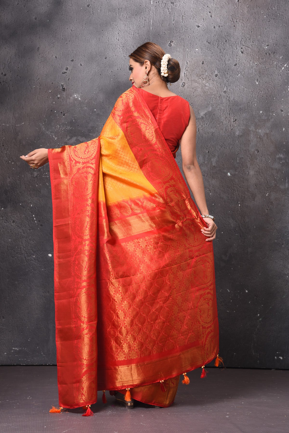 Gadwal sarees | latest cotton & silk gadwal saree online from weavers |  TPGH00280